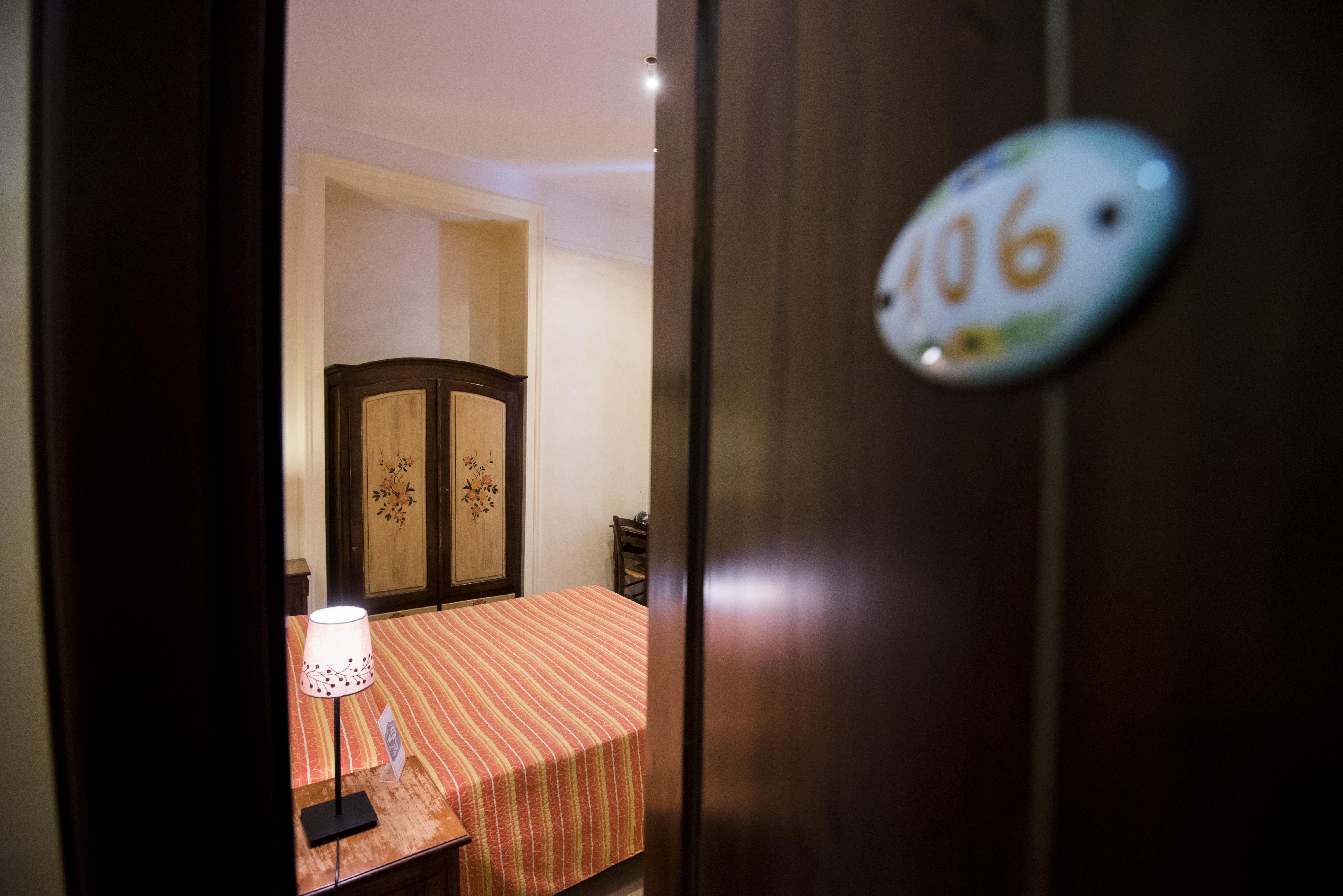 Schilizzi Hotel Napoli Bagian luar foto