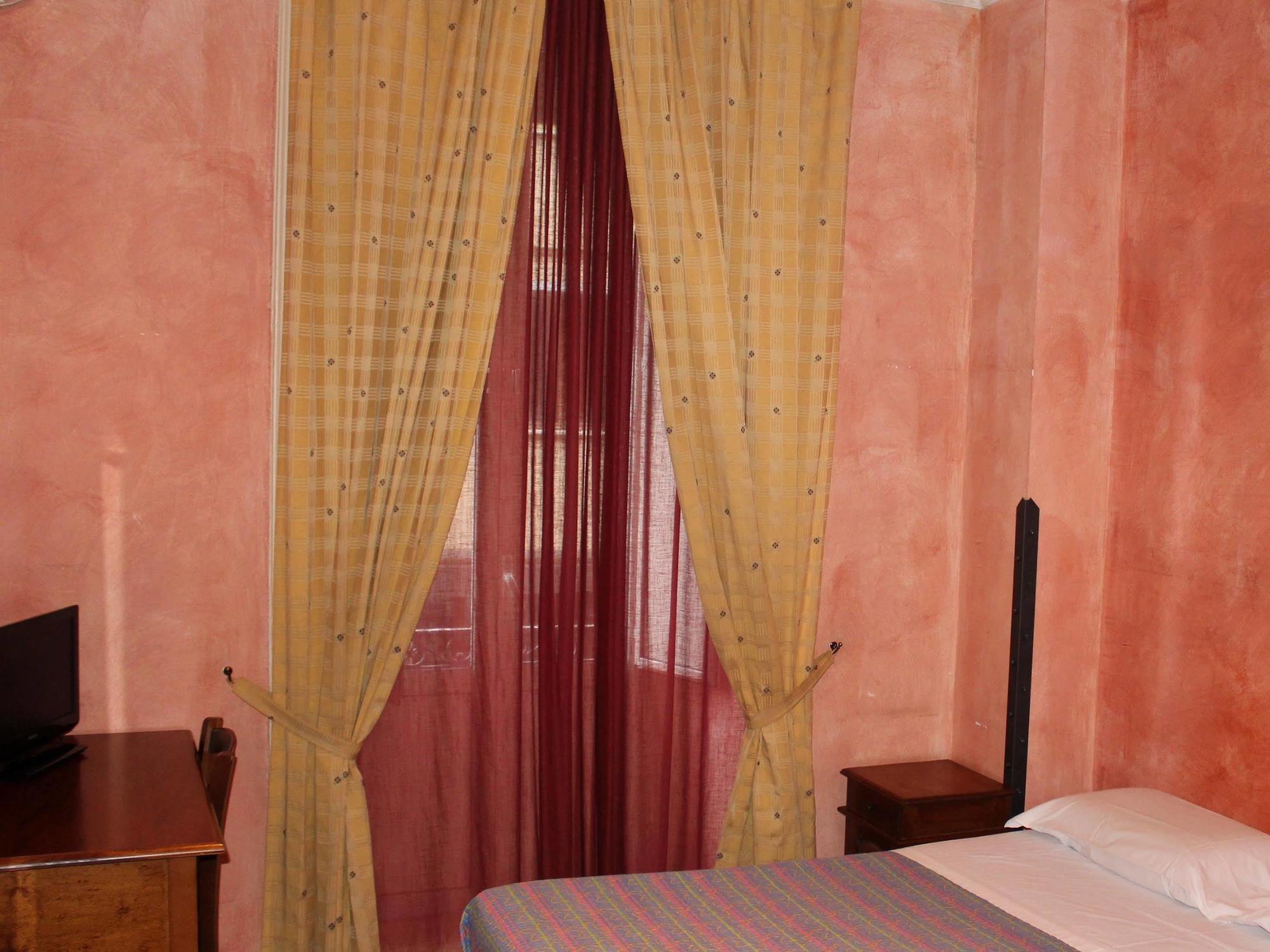 Schilizzi Hotel Napoli Bagian luar foto